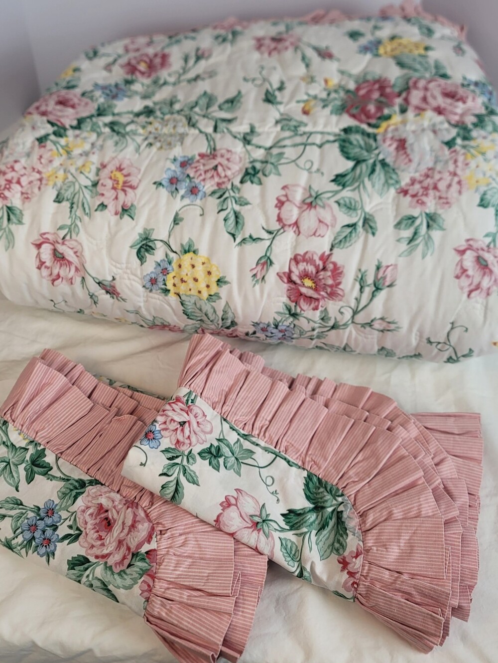 Full Size Vintage Waverly Floral Ruffled Quilted Comforter Classic Garden Style